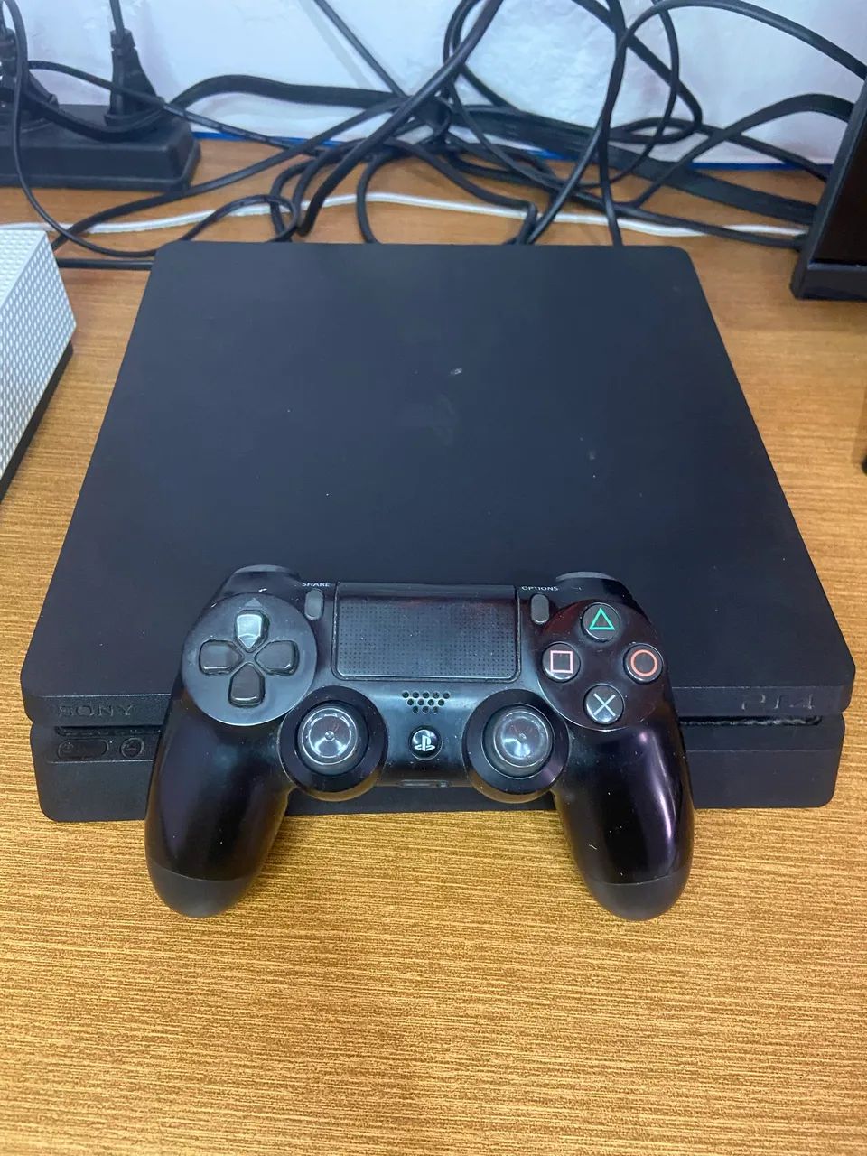 Ps4 slim  com um controle e dois jogos  - Foto 3