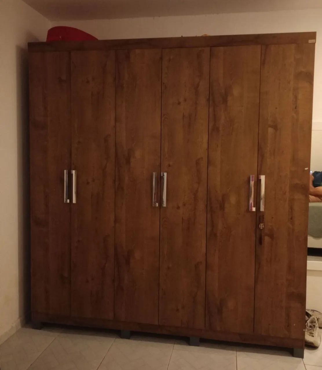 Guarda-roupa 6 portas 