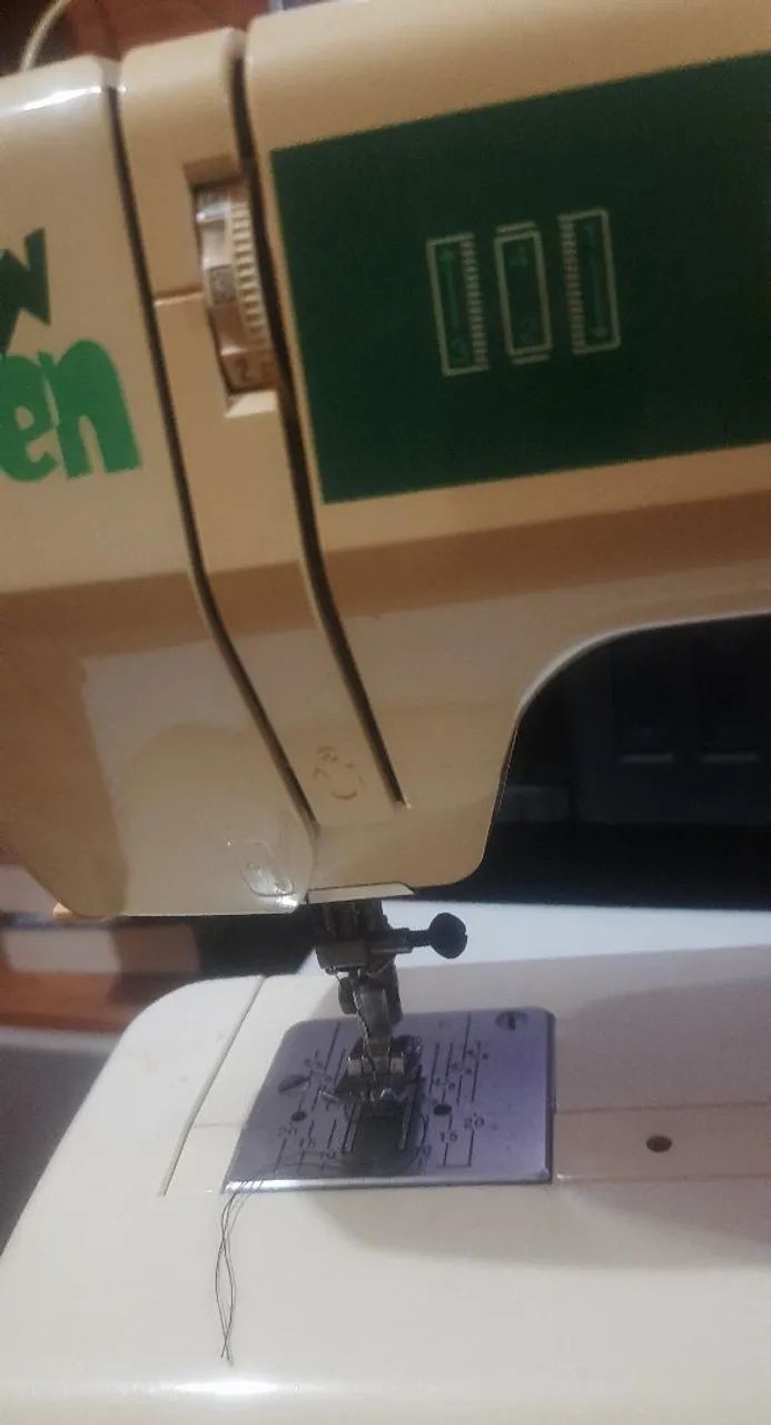 Vendo máquina de costura  - Foto 2