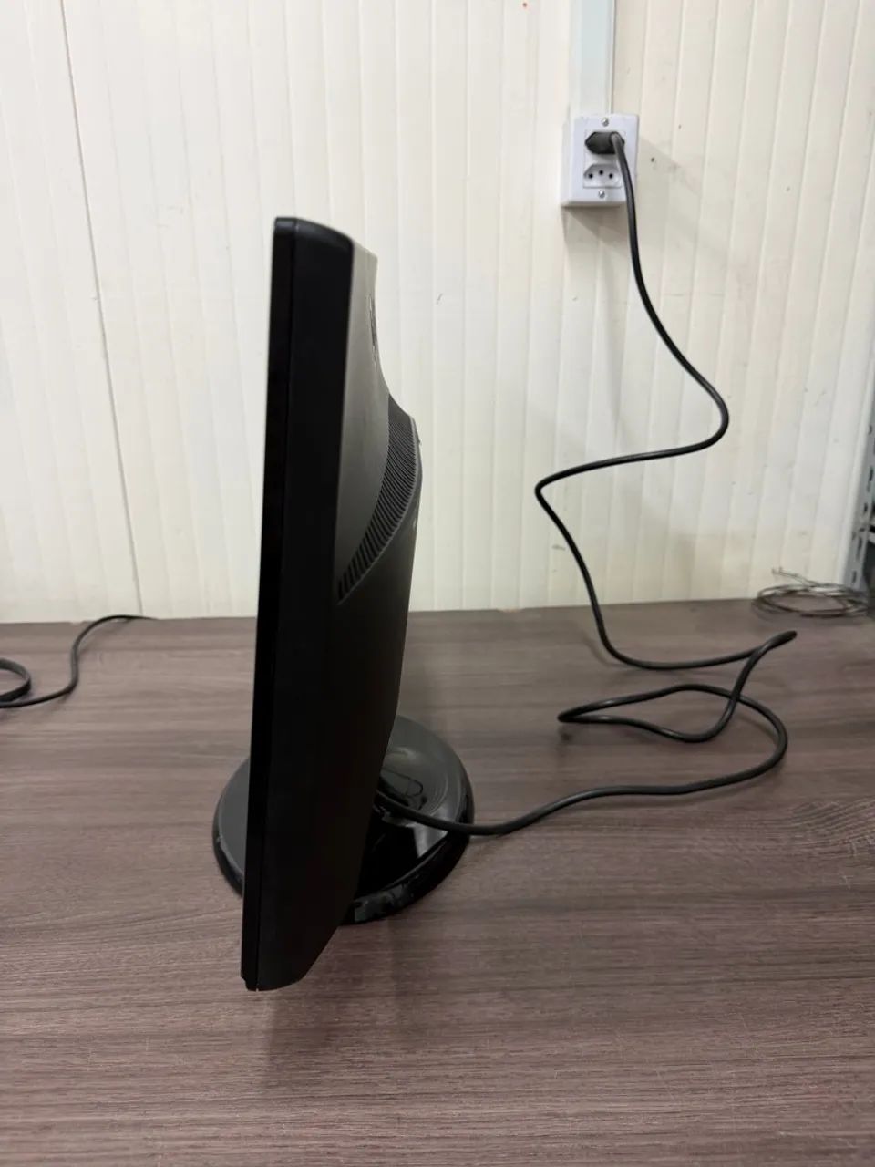 Monitor LG Flatron 20? W2043S-PF VGA HD+ com base - Foto 2