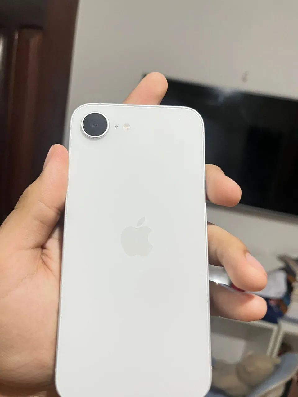 iPhone 16e