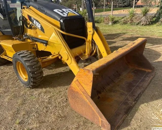 Retroescavadeira Caterpillar  2016. - Foto 5