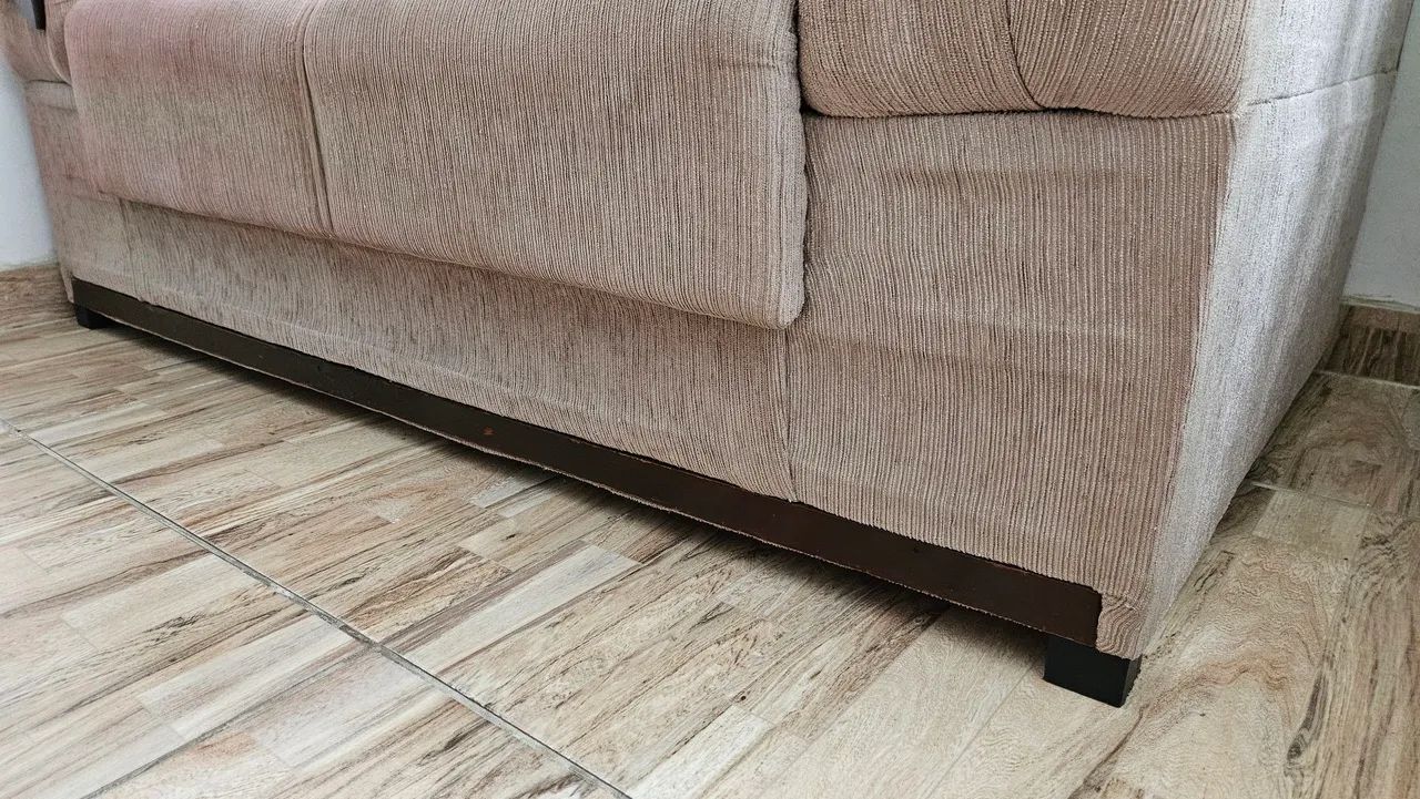 Sofá 2 lugares Marrom em perfeito estado - Foto 5