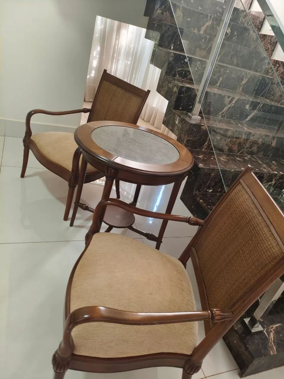 Mesa com duas poltronas  - Foto 3