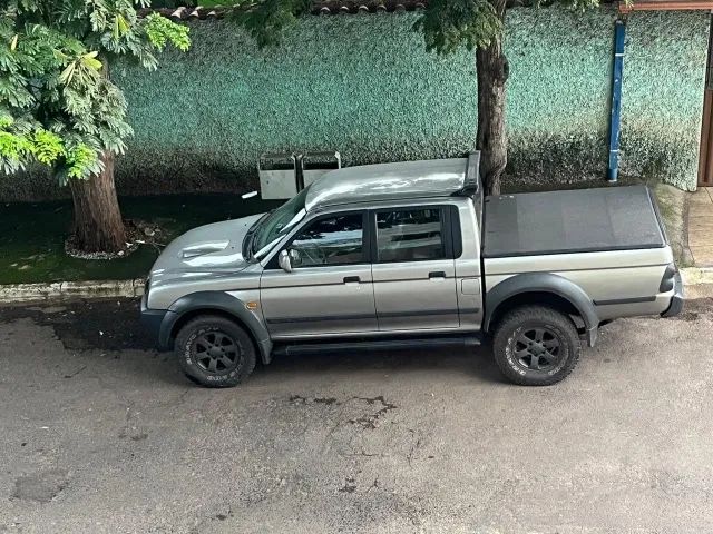 Mitsubishi L200 2012