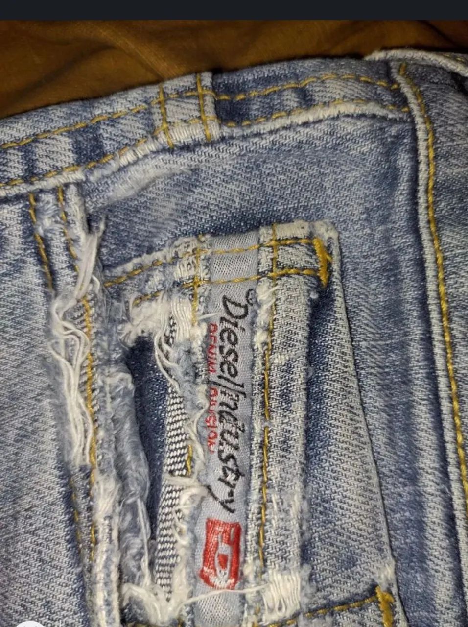 Vendo calça jeans marca Diesel original. 