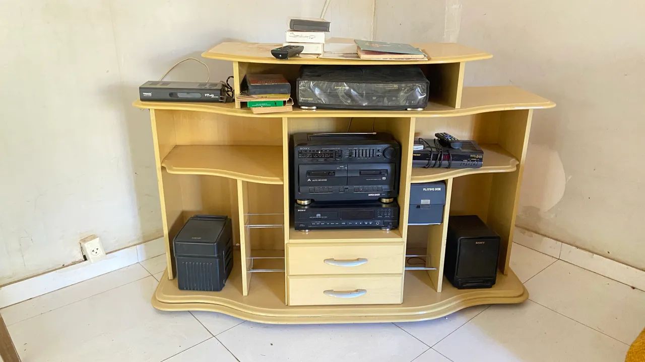 Rack de mdf muito conservado 