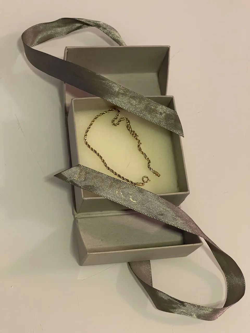 Pulseira feminina de ouro 18k, com marca 750 gravada