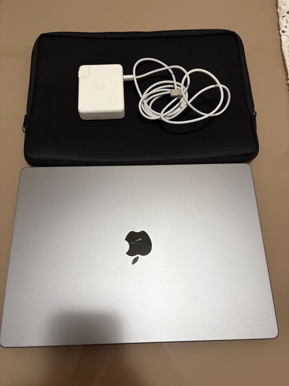 Apple MacBook Pro 16 - M1 Pro /16GB RAM / 512 SSD / Cinza / Saúde
