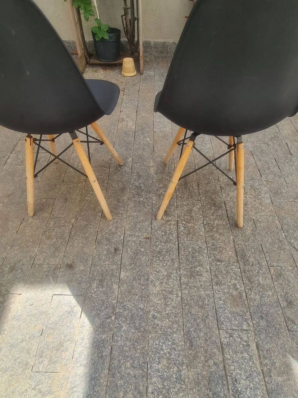 VENDE-SE CADEIRA CADA UM CUSTA 50,00 - Foto 2