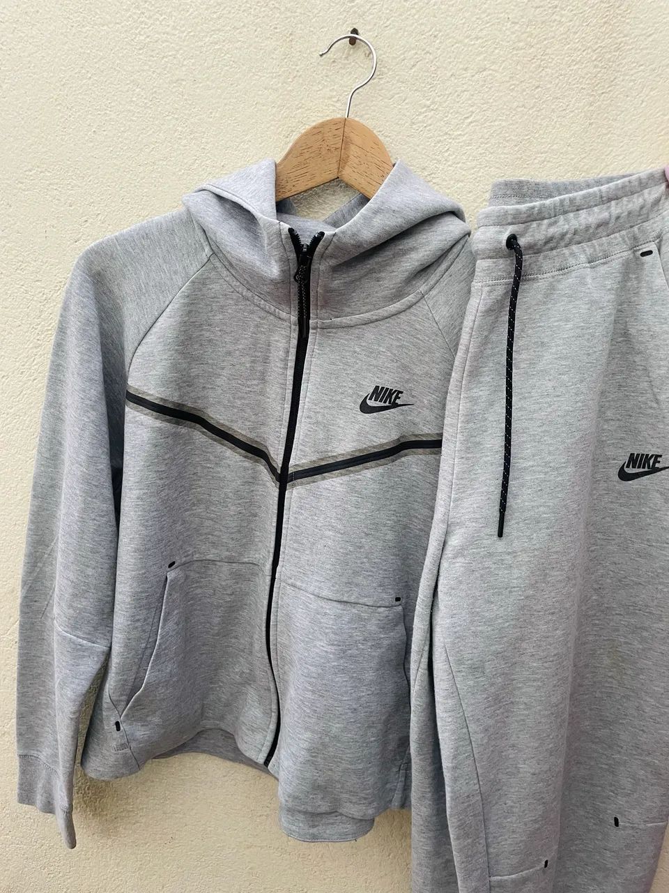 Conjunto Nike Tech Fleece Feminino