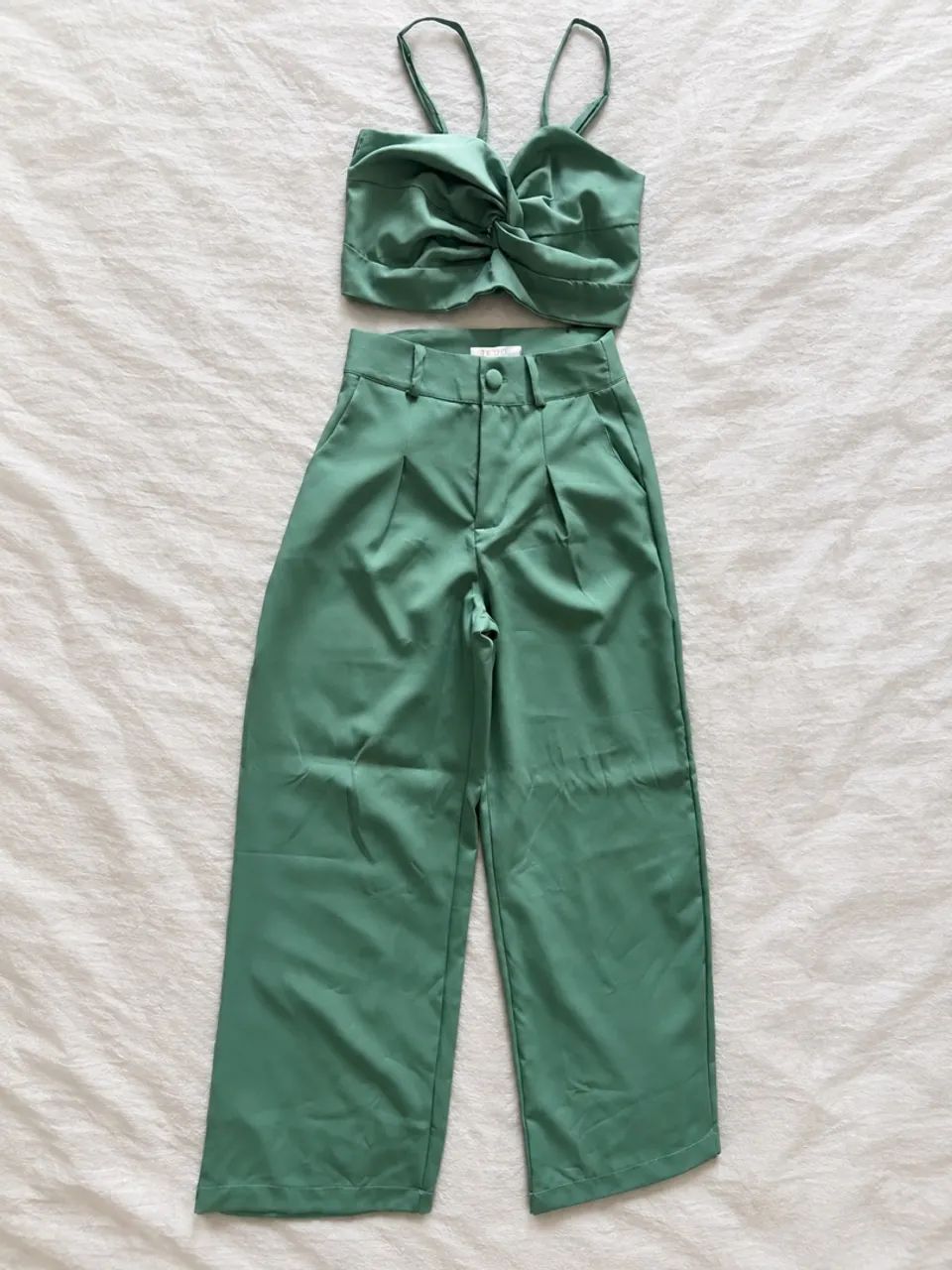Conjunto top e calça 