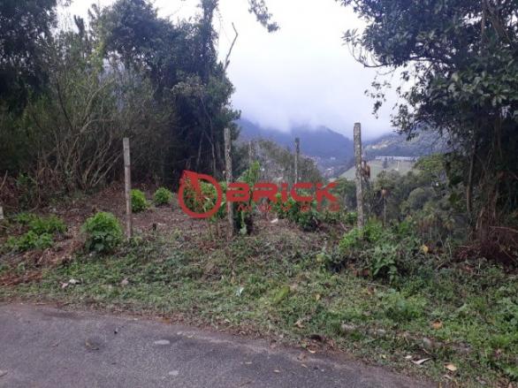 Ótimo terreno com 240 m² próximo a feirinha do alto.