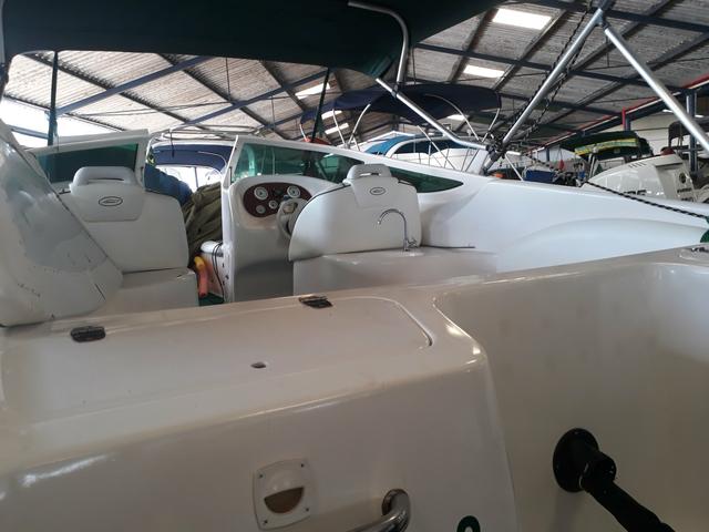Vendo linda lancha 23 pes está no iate clube de itacuruça - Foto 3