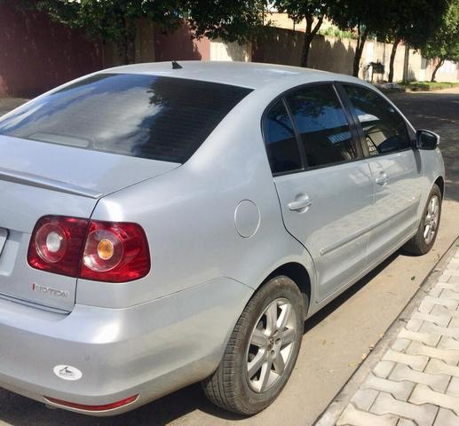 VENDO POLO SEDAN- Automático - Foto 5