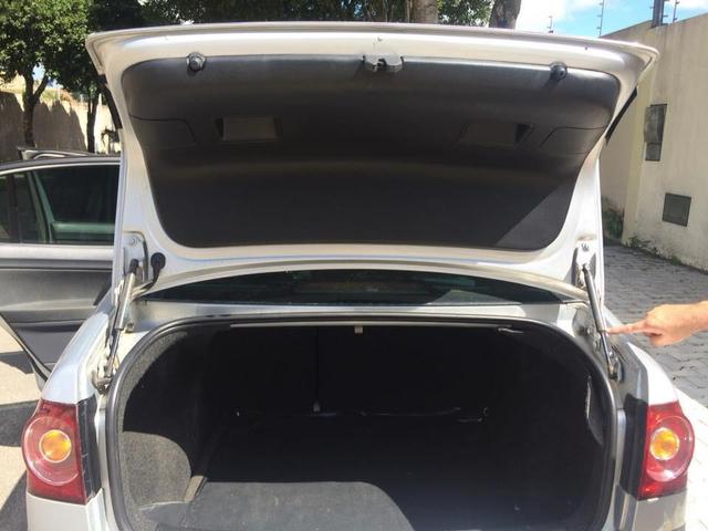 VENDO POLO SEDAN- Automático - Foto 9