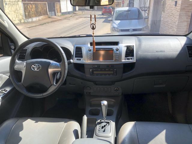 Vendo Hilux SRV 4x2 automática flex - Foto 5