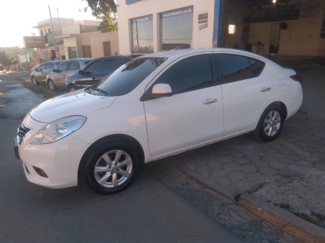 NISSAN VERSA SL 1.6 2014