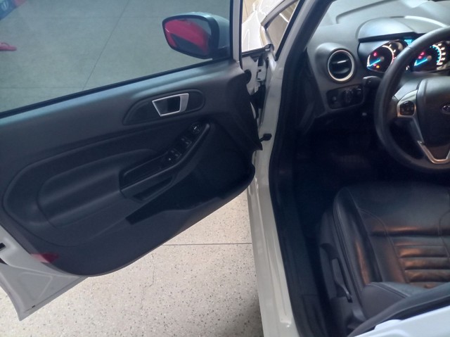 FORD FIESTA TITANIUM