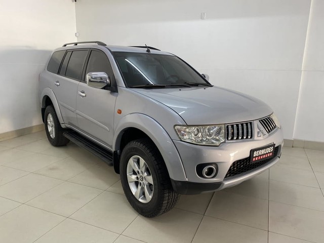 PAJERO DAKAR HPE 4X4 7 LUGARES 2013