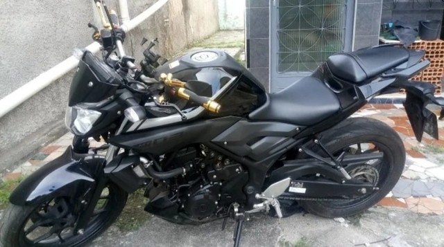 MOTO YAMAHA MT03