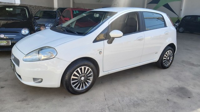 FIAT PUNTO ESSENCE DUALOGIC 2012, COMPLETO.