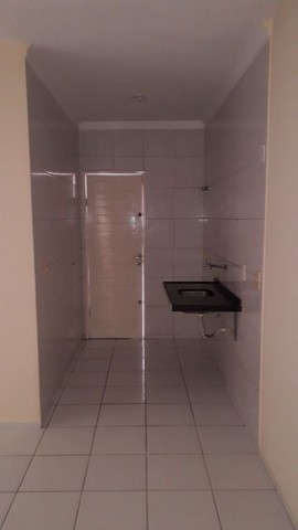 Apartamento com 2 dormitórios para alugar, 45 m² por R$ 550,00/mês - Barroso - Fortaleza/C - Foto 10