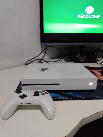 Vende-se Xbox One S. Valor. 1,600,00 Reais - Videogames - Messejana,  Fortaleza 1019697484 | OLX