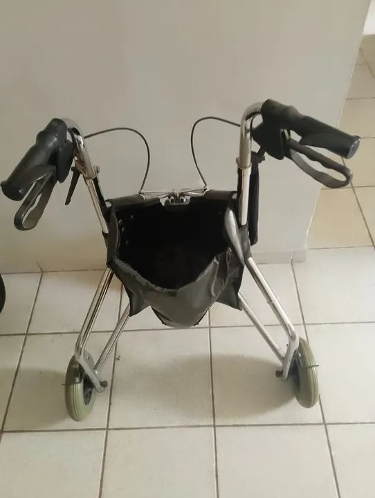 Andador articulado com rodinhas - Foto 3
