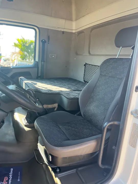 VW/ 30.330 CRC 8X2 - Foto 6