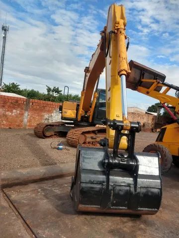 Escavadeira Hyundai 210 - Foto 3