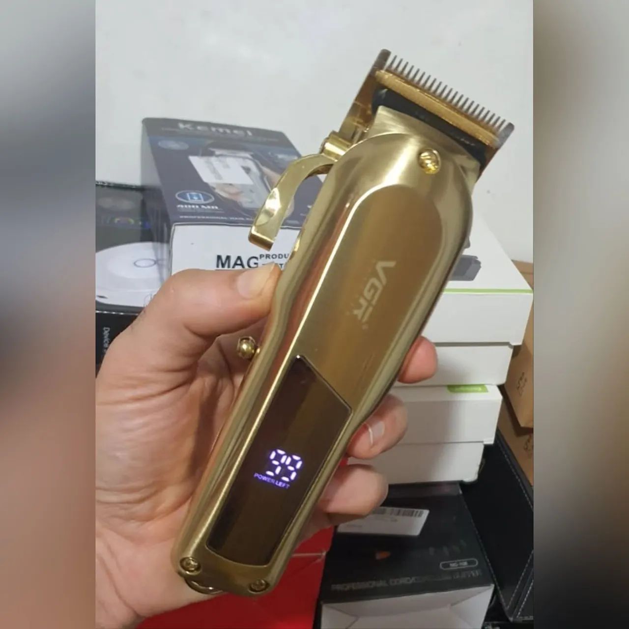 Maquina Cortar Cabelo Sem Fio PROFISSIONAL VGR GOLD/Display LCD/Lâmina CARBONo/+ 6pentes 