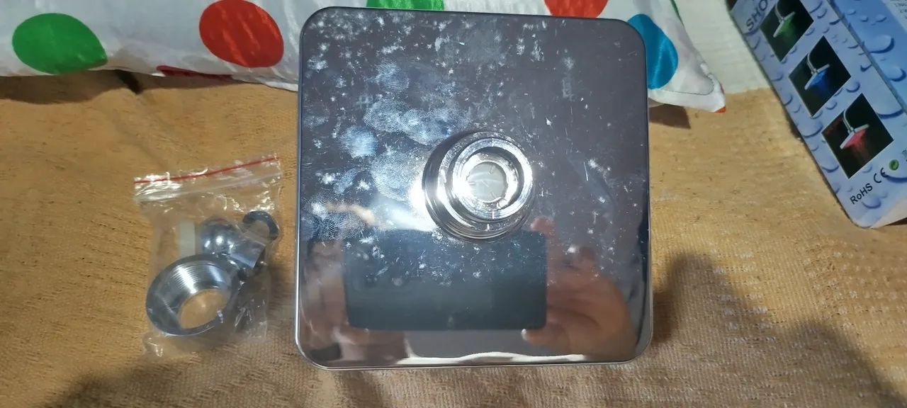 Chuveiro de LED na caixa - Foto 2