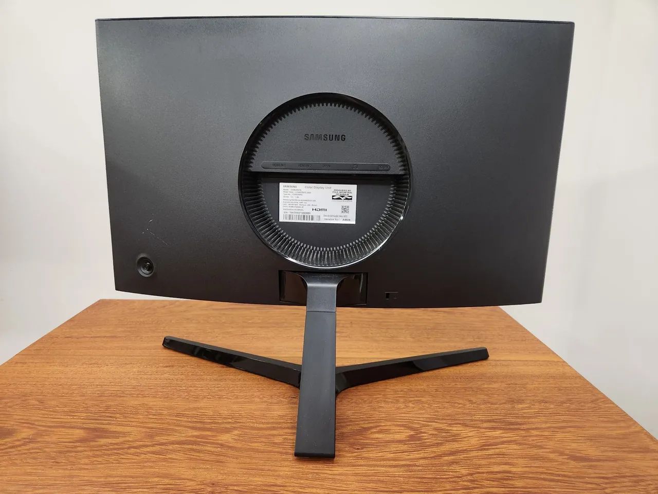 Monitor Gamer Samsung Odyssey 23.5' LED Curvo, 144 Hz, Full HD - Foto 3