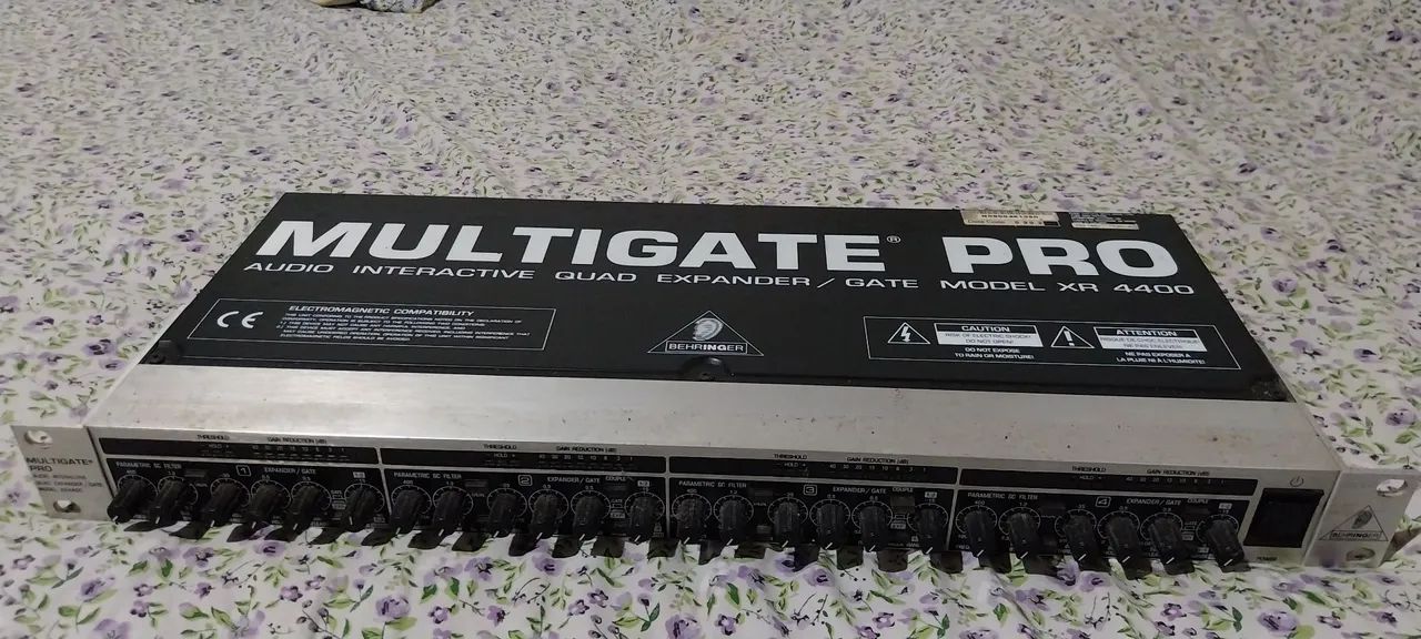 Behringer Multigate Pro XR4400 - Equipamento de Áudio/ESTÚDIO E