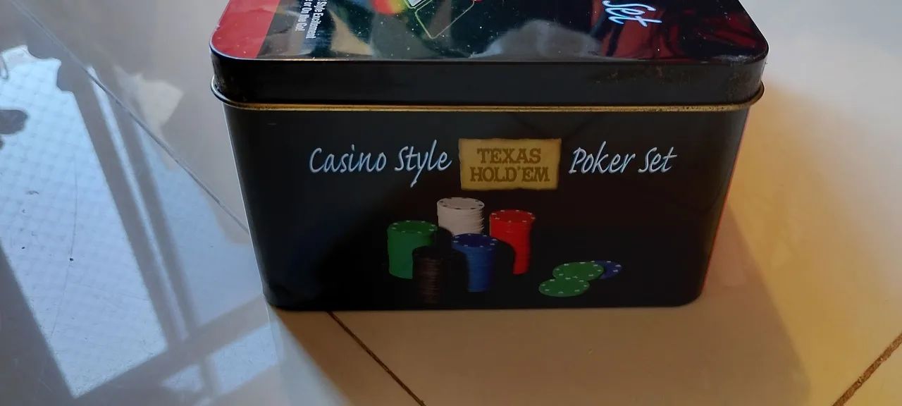 Complete Poker Set421229754980782082