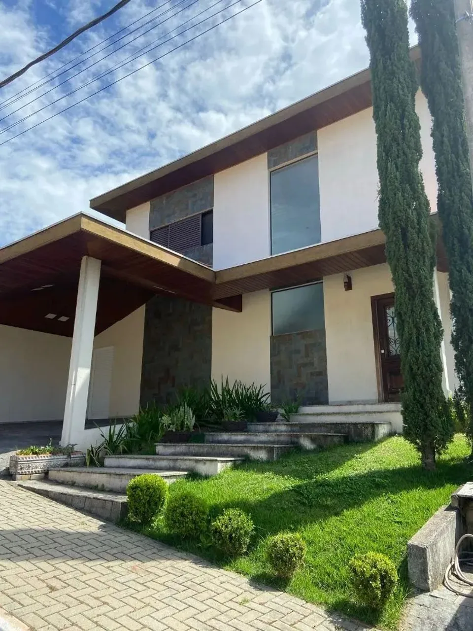 Oportunidade! Sobrado em Condomínio Fechado 4Dorm (2suítes) - São José dos Campos -SP