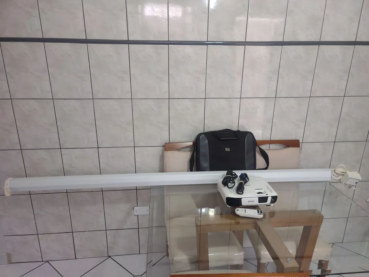 Projetor EPSON PowerLite X41+ Tela elétrica de projeção - Foto 5