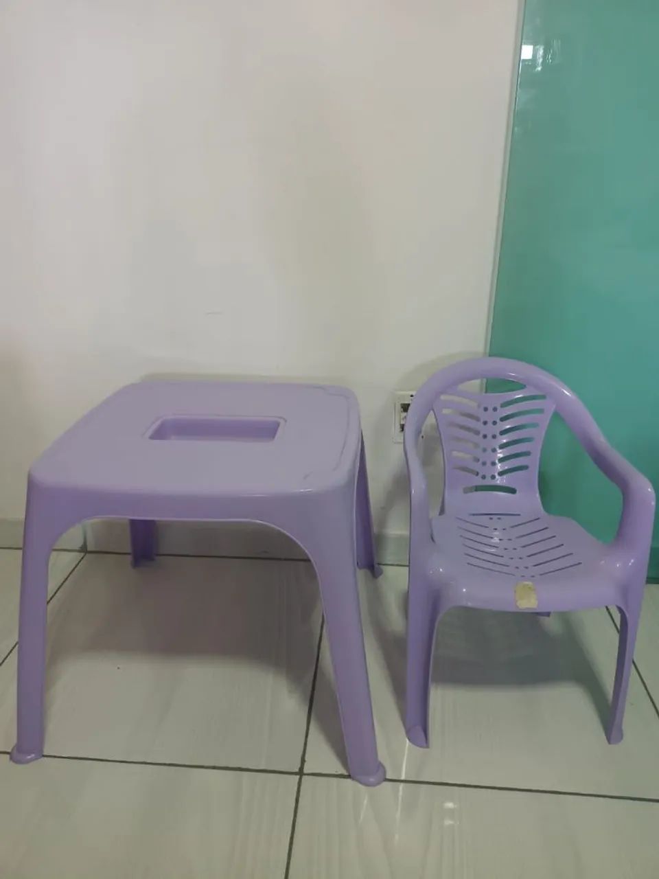 Mesa e Cadeira Infantil Lilás