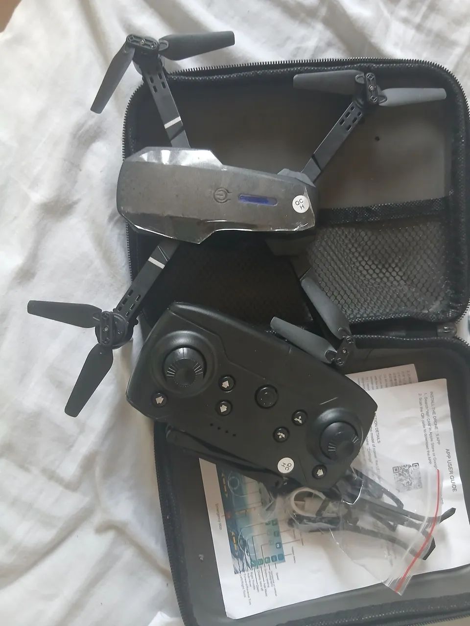 Drone E88 Pro HD Câmera dupla face posicionamento wifi.