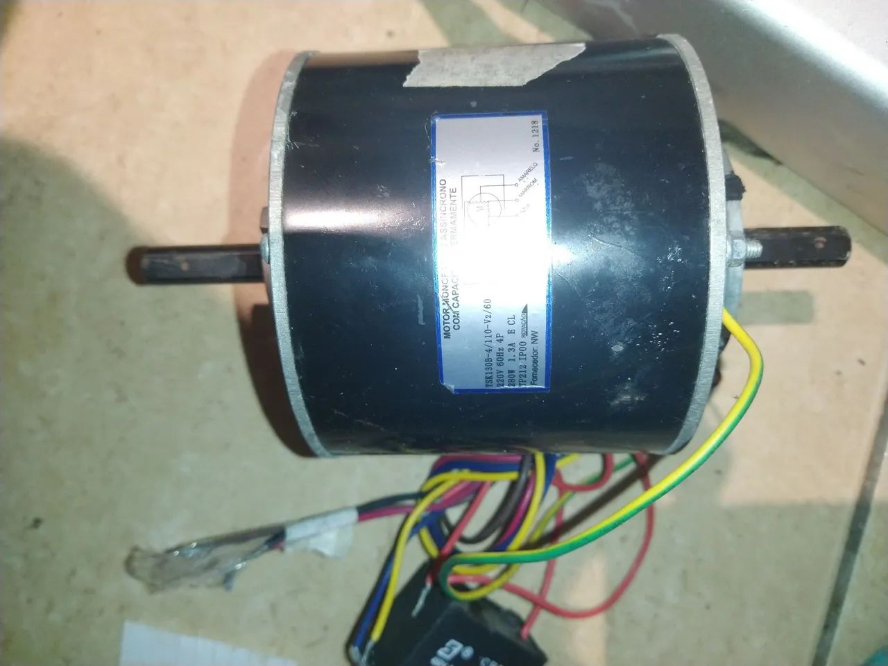 Motor cortina de ar , refrigerador monofásico 110 /220 com capacitor