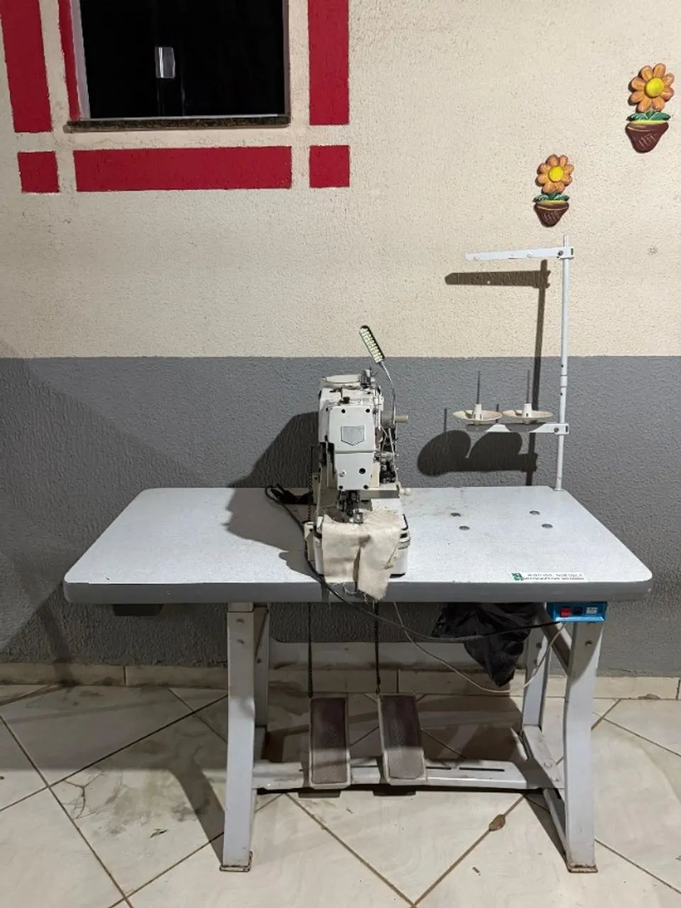 MÁQUINA DE COSTURA CASEADERA