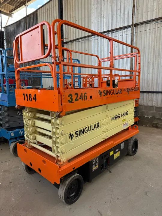 Plataforma Elevatória Tesoura 12 metros 2012 