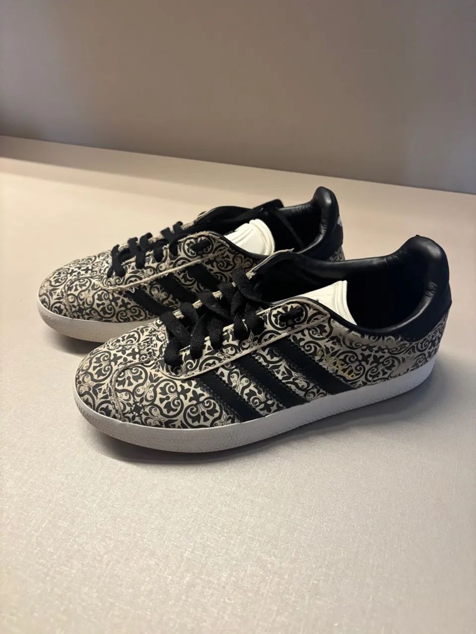 Adidas Gazelle Floral - Estilo e Conforto