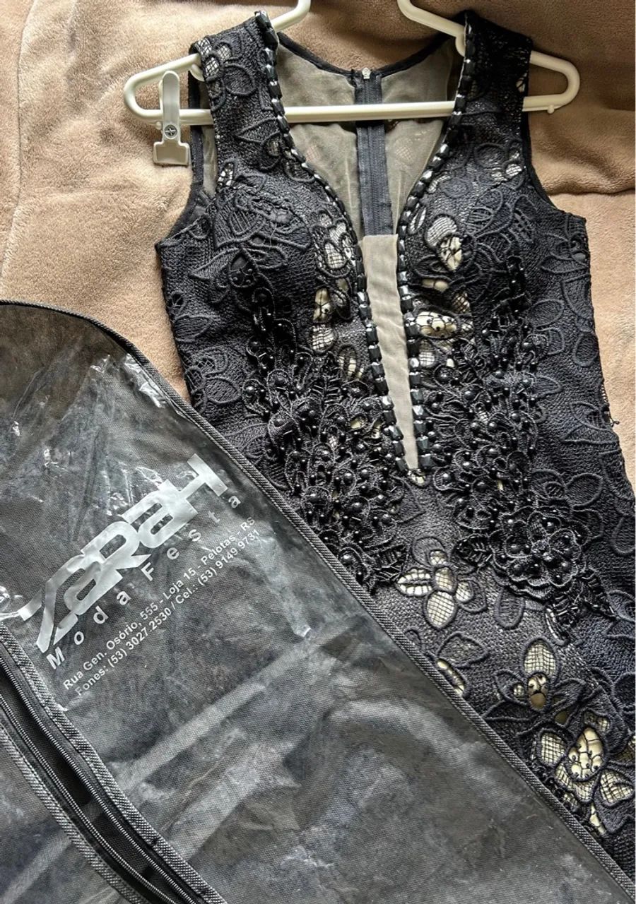 Vestido Preto de Renda com Pedraria - Foto 3