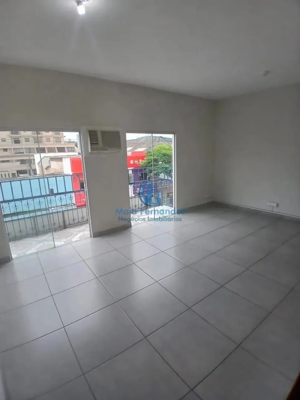 Ponto Comercial para Alugar em São Lourenço - Excelente Localização no Centro REF: LA012