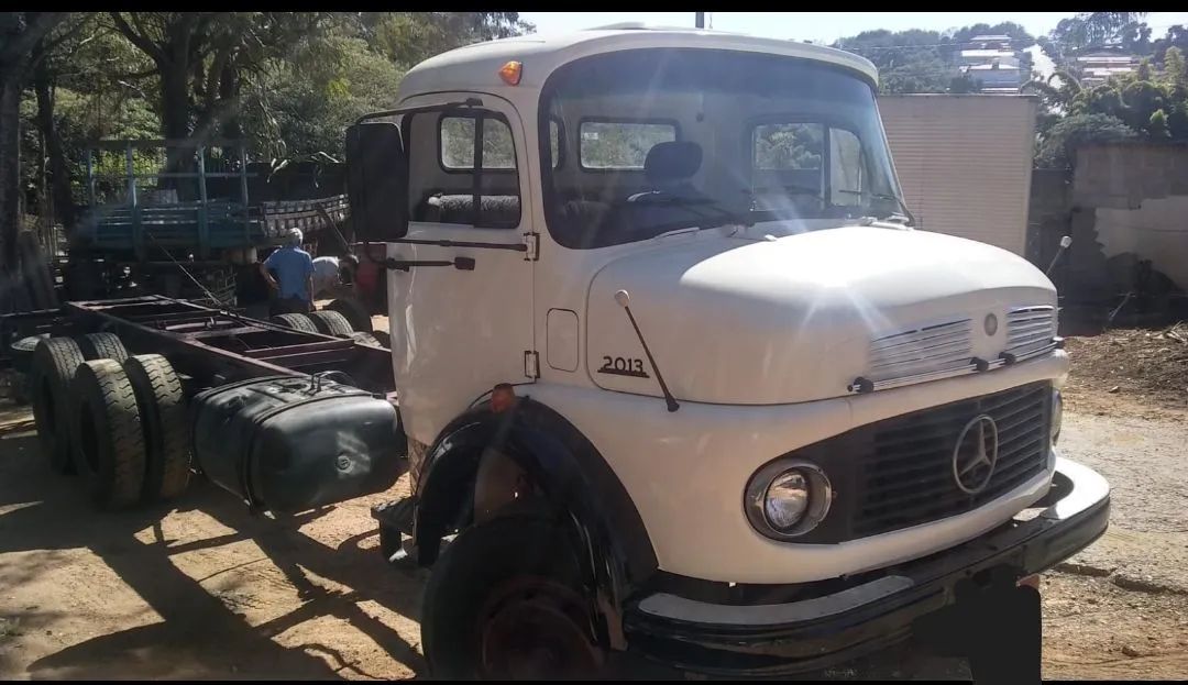 Caminhão Mercedes 2013 Truck 1979 - Foto 2