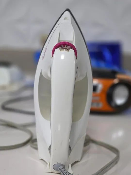 Ferro de passar roupas black e Decker  - Foto 3