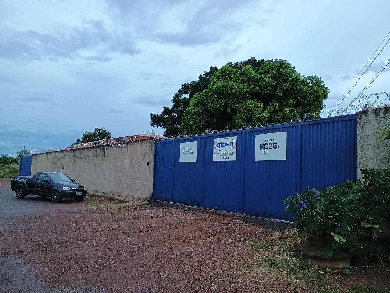 Aluguel casa pátio posto machado 