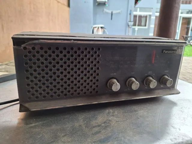 Rádio antigo relíquia (nao sei se funciona 110V) - Foto 2